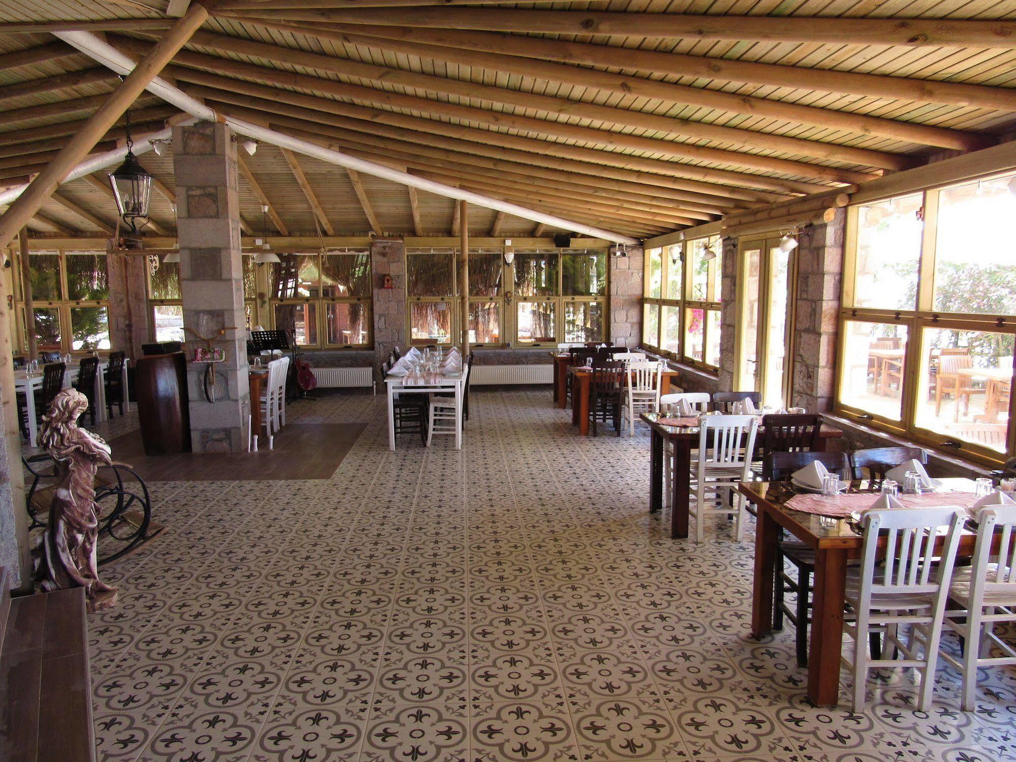 Assos Hunters Hotel (Adults Only) Buitenkant foto